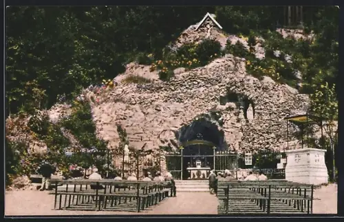 AK Maria-Gugging, Lourdesgrotte im Wienerwalde
