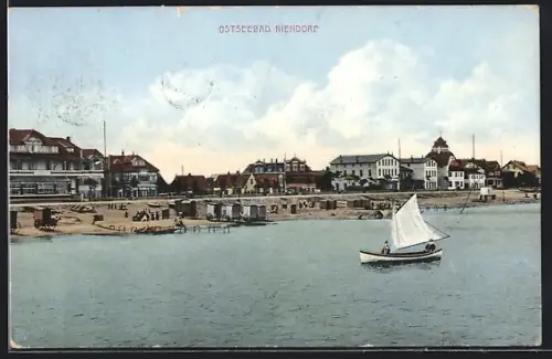 AK Niendorf / Ostseebad, Teilansicht vom Meer mit Strand