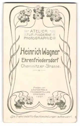 Fotografie Heinrich Wagner, Ehrenfriedersdorf, Chemnitzer Strasse, Anschrift des Fotografen mit Jugendstil Verzierung