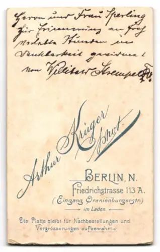 Fotografie Arthur Krüger, Berlin, Friedrichstrasse 113A, Student Willibald im Anzug mit Couleur