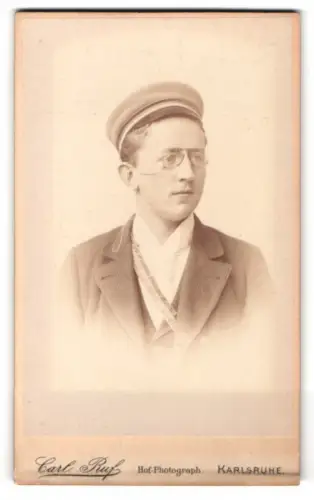 Fotografie Carl Ruf, Karlsruhe, Amalienstrasse 26, Student Eduard Bernert mit Couleur, 1893