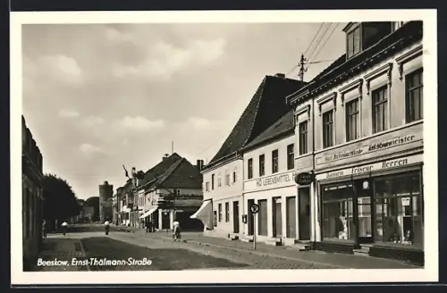 AK Beeskow, Ernst-Thälmann-Strasse mit Friseur und HO Lebensmittelgeschäft