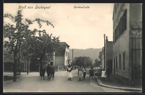 AK Dresden-Laubegast, Partie in der Gartenstrasse Ecke Mittel Weg