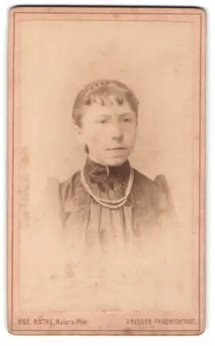 Fotografie Oscar Rothe, Dresden, Schäferstrasse 17, Porträt einer jungen Frau