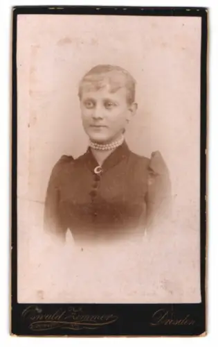 Fotografie Oswald Zimmer, Dresden, Zeughausstrasse, Porträt einer jungen Frau