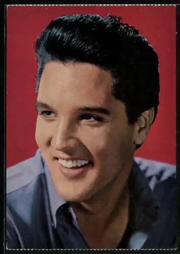 AK Der Musiker Elvis Presley mit sympathischem Lächeln