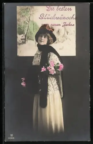 Foto-AK GG Co. Nr. 1578/6: Dame mit Schal und Blumenstrauss