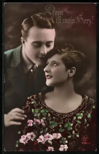 Foto-AK Leo, Paris Nr. 2935/4: Junges Paar und Blüten