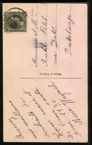 Foto-AK Leo, Paris Nr. 1708: Kleines Mädchen mit Blumenstrauss