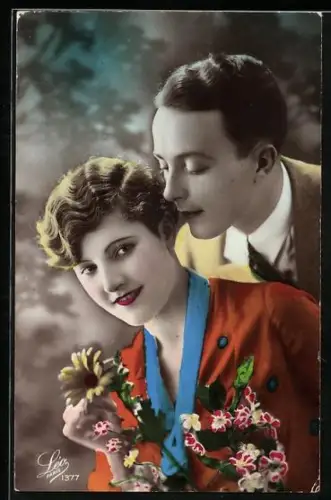 Foto-AK Leo, Paris Nr. 1377: Junges Paar mit Blüten