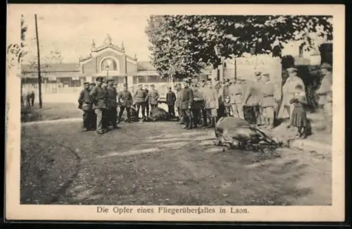 AK Laon, die Opfer eines Fliegerüberfalles