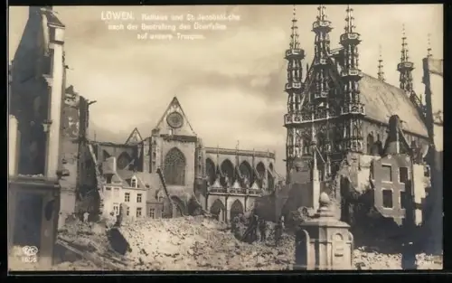 AK Löwen, Rathaus und St. Jacobskirche nach der Bestrafung des Überfalls auf unsere Truppen