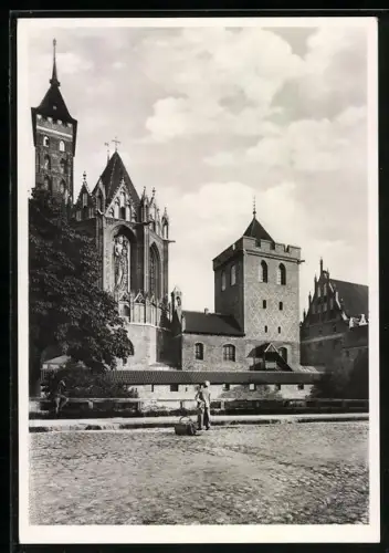 AK Marienburg / Malbork, Marienkirche mit Madonna