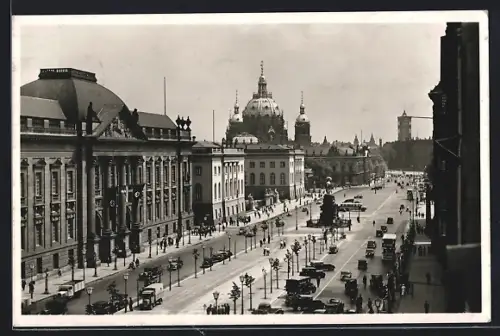 AK Berlin, Unter den Linden, Hakenkeruzfahnen