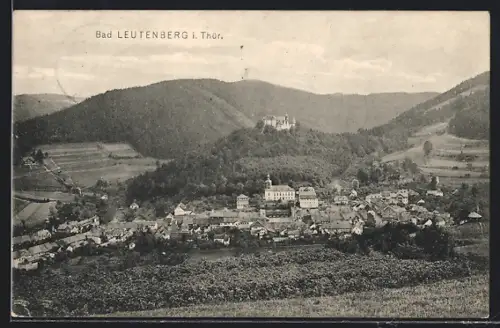 AK Bad Leutenberg i. Thür., Gesamtansicht mit Schloss und Umgebung