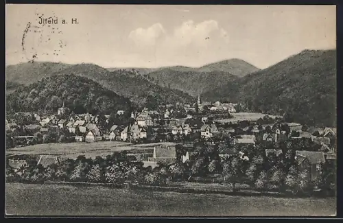 AK Ilfeld a. H., Ortsansicht, umgeben von Bergen