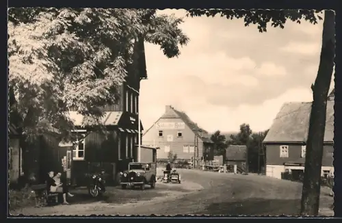 AK Zinnwald-Georgenfeld i. Erzgeb., Strassenpartie m. Gasthaus Sächsischer Reiter