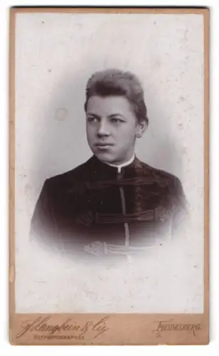 Fotografie Langbein & Cie., Heidelberg, Hauptstrasse 113a, Portrait eines jungen Studenten in Uniform