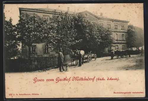 AK Mittelndorf, Pferdefuhrwerke vor dem Gasthof