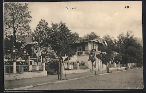 AK Berlin-Tegel, Etablissement Bellevue, Strassenpartie