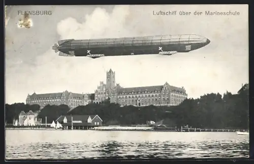 AK Flensburg, Zeppelin über der Marineschule