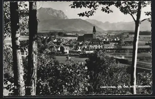 AK Laakirchen /Ob. Öst., Teilansicht mit Kirche und Traunstein