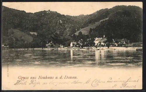 AK Neuhaus a. d. Donau, Uferpartie mit Bergen