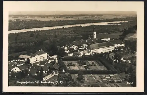 AK Reichersberg /O. Ö., Das Stift vom Flugzeug aus