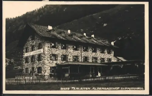AK Ferleiten, Alpengasthof Lukashansl, Totalansicht am Berghang