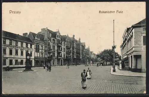 AK Dessau, Askanischer Platz mit Pinsel-Fabrik C. Kronmeier