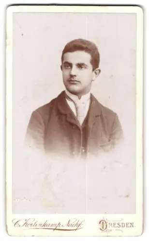 Fotografie C. Kortenkamp Nachf., Dresden, Annen-Strasse 10, Porträt eines jungen Mannes