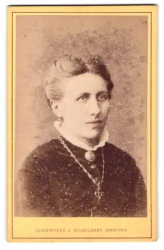 Fotografie Leineweber & Michelmann, Hannover, Mehlstrasse 6, Porträt einer Frau