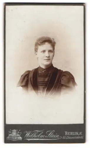 Fotografie Wilhelm Stein, Berlin, Chausseestrasse 66, Porträt einer jungen Frau