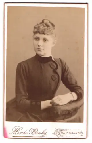 Fotografie Moritz Bresky, Christianstad, Östra Storgatan 70/71, Porträt einer jungen Frau