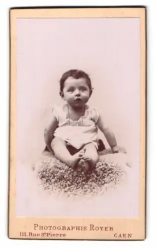 Fotografie Royer, Caen, Rue St. Pierre 111, Porträt eines Kleinkindes