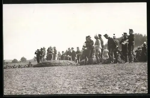 Foto-AK Kaiser Wilhelm II. beim Manöver