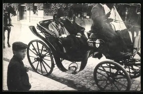 AK Bern, Schweizbesuch 1912, Kaiser Wilhelm II. mit Präsident Forrer in einer Kutsche