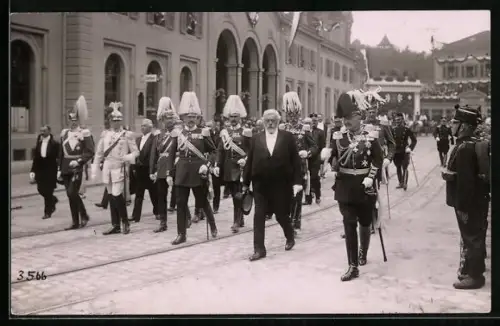 AK Kaiser Wilhelm II. bei einer Militärparade