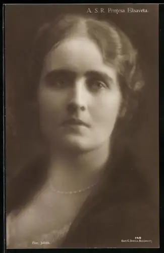 AK Portrait Prinzessin Elisaveta mit Perlenkette und gerüschtem Kleid