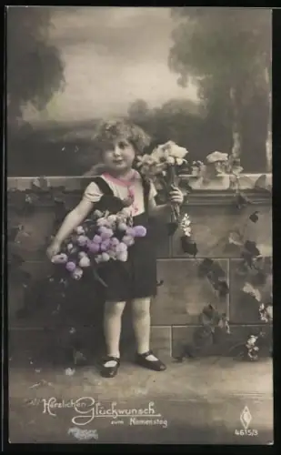 Foto-AK PFB Nr. 4615/3: Kleiner Junge gratuliert mit Blumen zum Namenstag, Herzlichen Glückwunsch