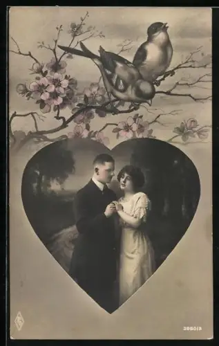 Foto-AK PFB Nr. 3060/3: Verliebtes Paar beim Spaziergang, Vögel sitzen zwitschernd auf einem Blütenzweig