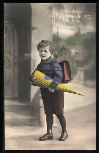 Foto-AK R & K / L Nr. 6239/5: Kleines Mädchen an ihrem ersten Schultag