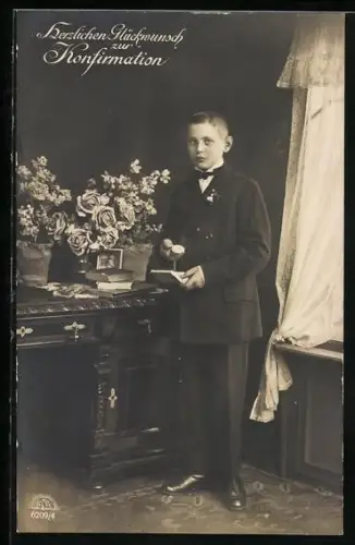 Foto-AK R & K / L Nr. 6209/4: Junge im Anzug mit Taschenuhr, Konfirmation
