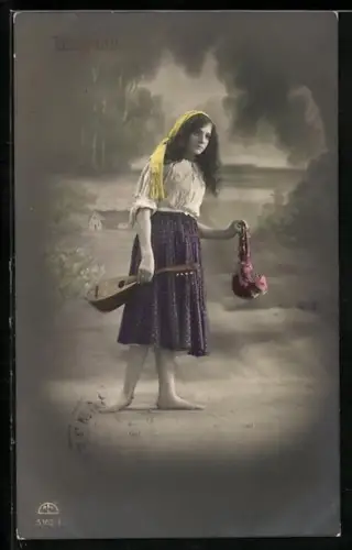 Foto-AK R & K / L Nr. 5362/3: Junge Frau mit Laute