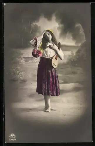 Foto-AK R & K / L Nr. 5362/6: Junge Frau mit Handtasche und Laute