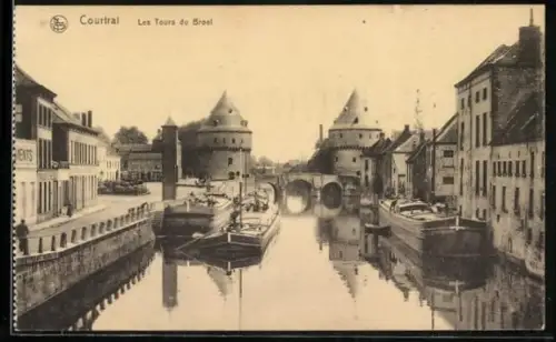 AK Courtrai, Les Tours du Broel, Hafenpartie, Schiffe