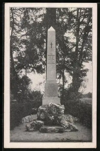 AK Helpfau-Uttendorf, Partie vor dem Kriegerdenkmal, 1. Weltkrieg