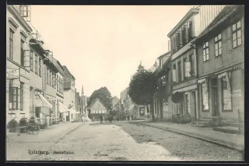 AK Ratzeburg, Blick durch die Dornstrasse mit Restaurant H. Koor