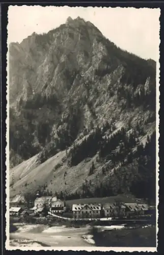 AK Weichselboden, Uferpartie mit Berg