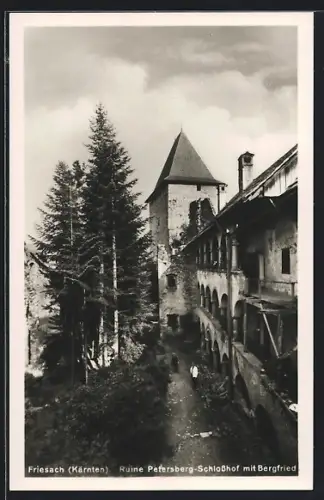 AK Friesach /Kärnten, Ruine Petersberg, Schlosshof mit Bergfried